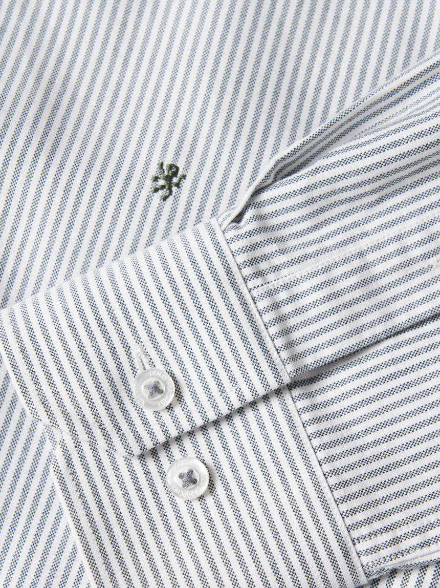 Camisa slim fit �s riscas