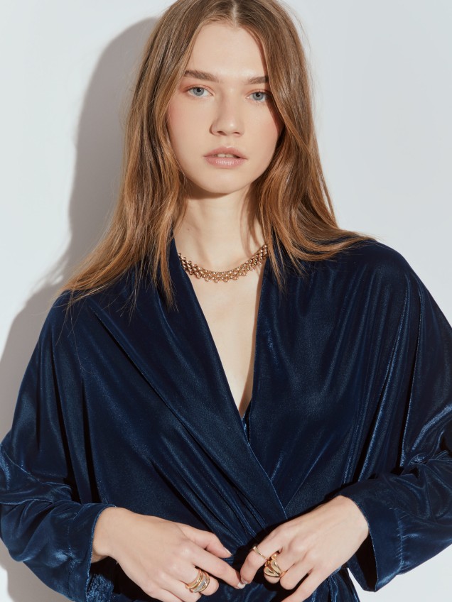 Velvet coat with belt