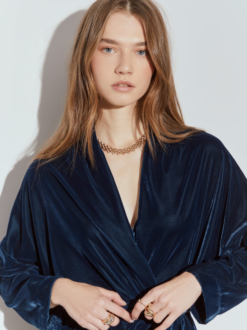 Velvet coat with belt