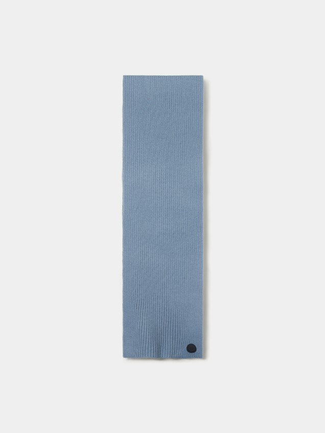 Ribbed knit scarf