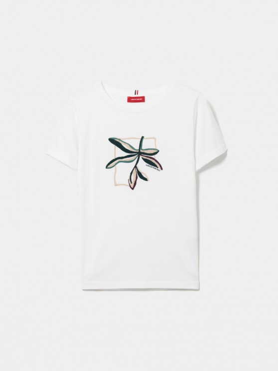 T-shirt com bordado