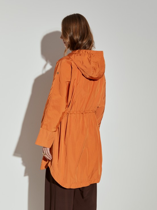 Parka con capucha