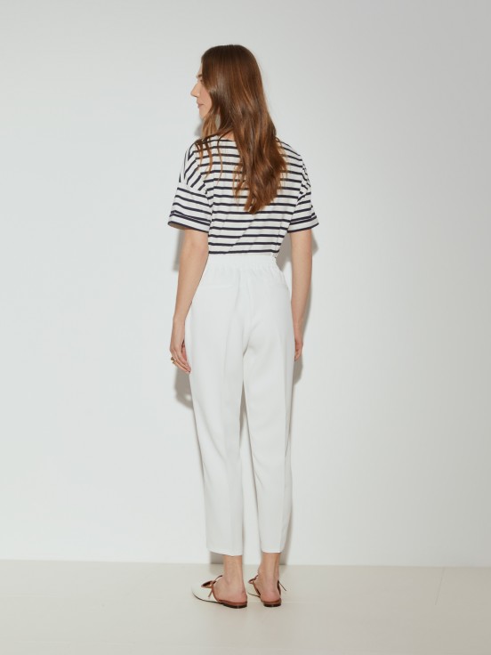 Pantaln fluido con pinzas