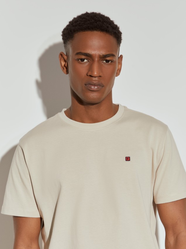 T-shirt básica de algodão