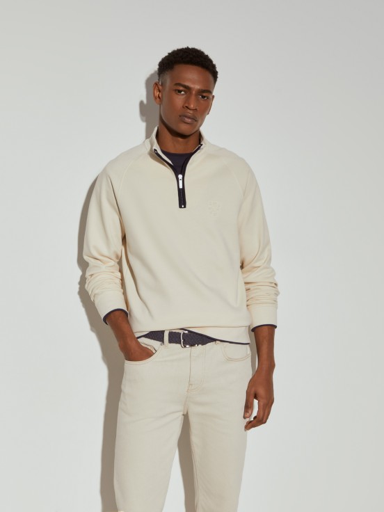 Sweater gola alta com fecho