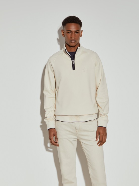 Sweater gola alta com fecho