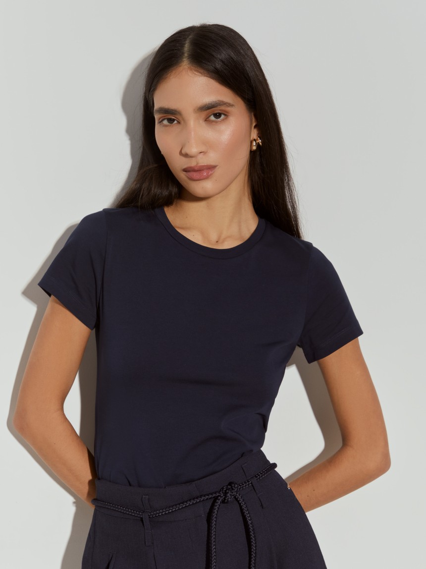 T-shirt b�sica manga curta