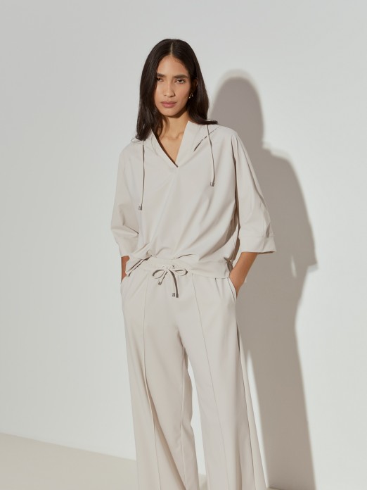 Sweater oversize com capuz