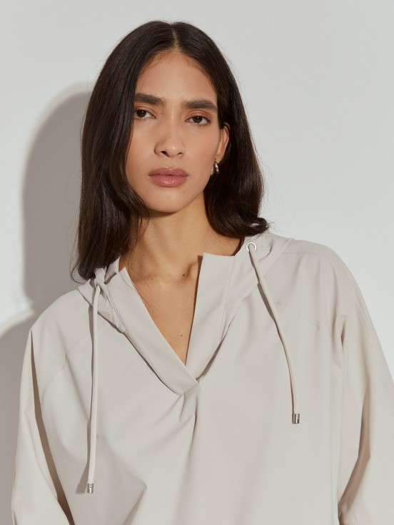 Sweater oversize com capuz