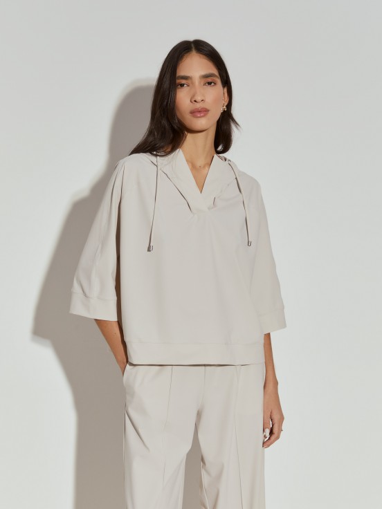 Sweater oversize com capuz