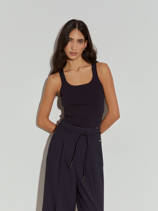 Sleeveless top