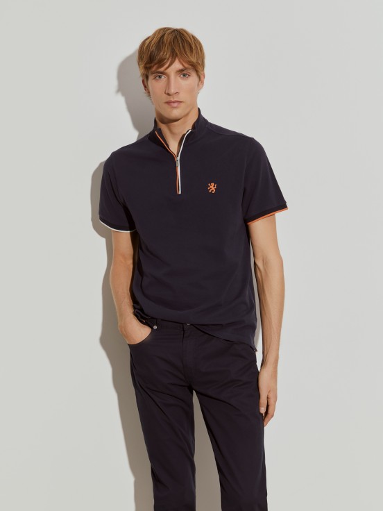 Polo ajustado