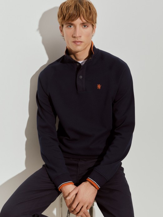 Snap-button sweater