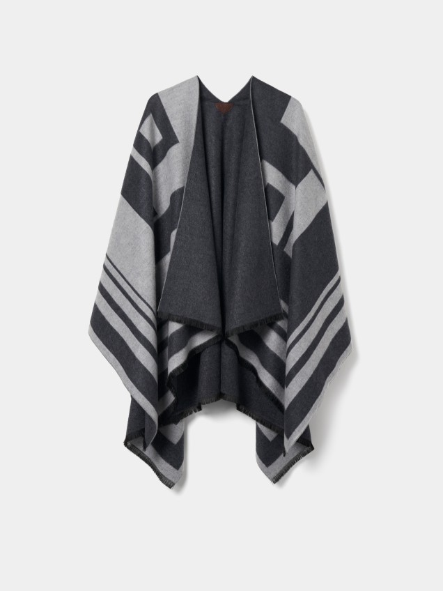 Jacquard poncho