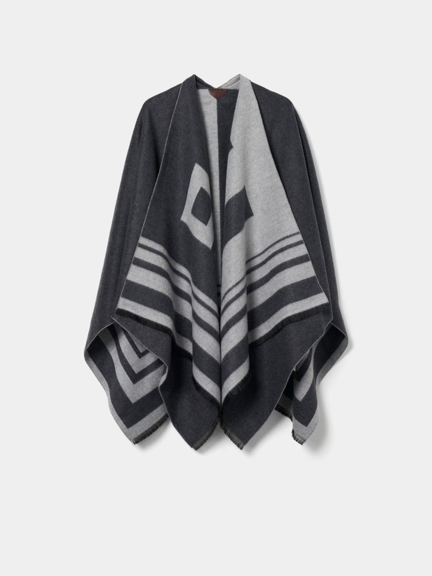 Jacquard poncho