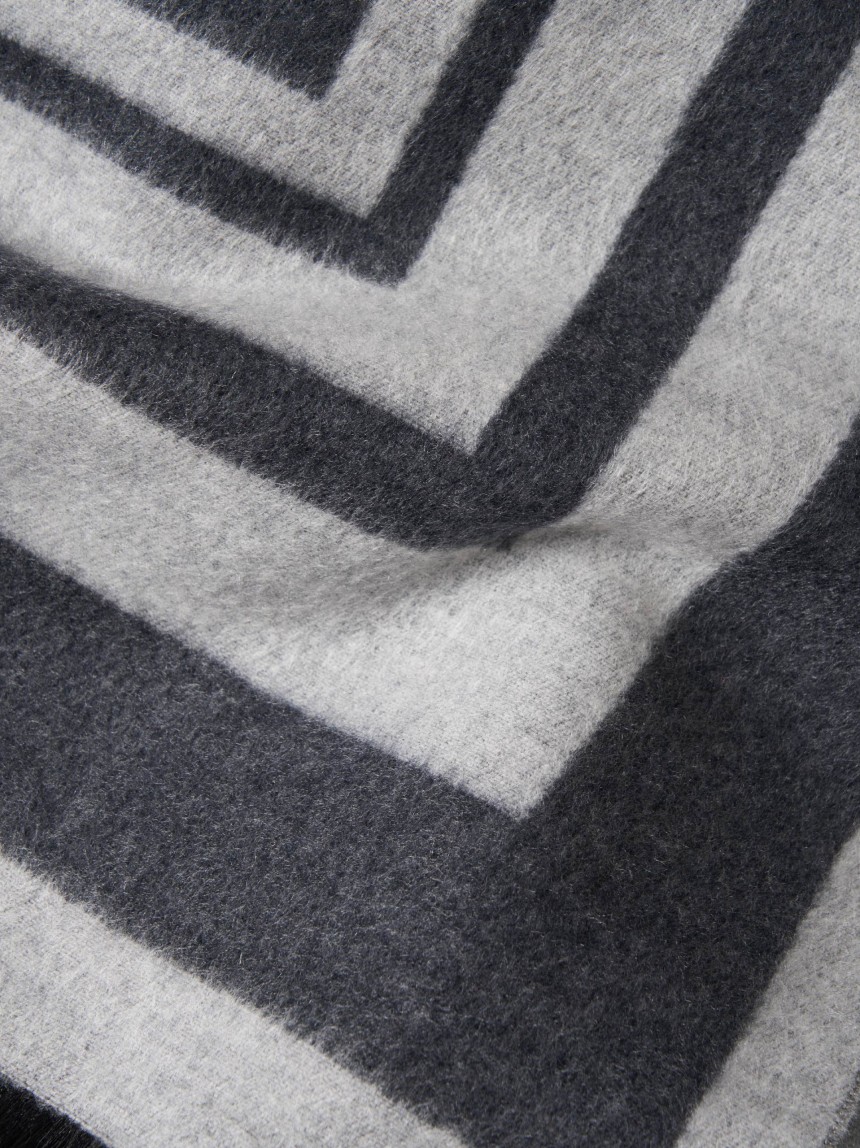 Jacquard poncho