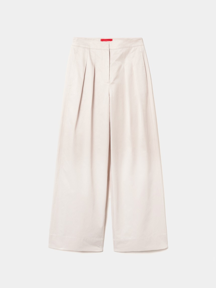 Wide leg pants with pleats