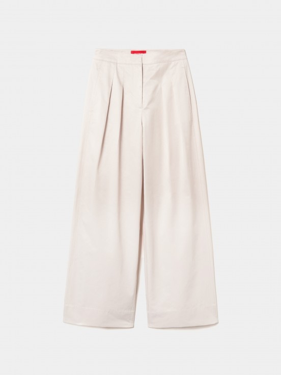 Pantaln ancho con pliegues