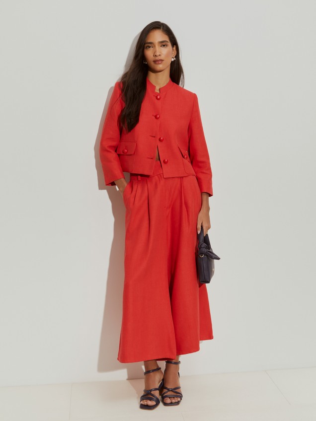 Short coat with pockets