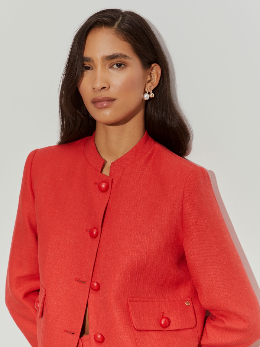 Short coat with pockets