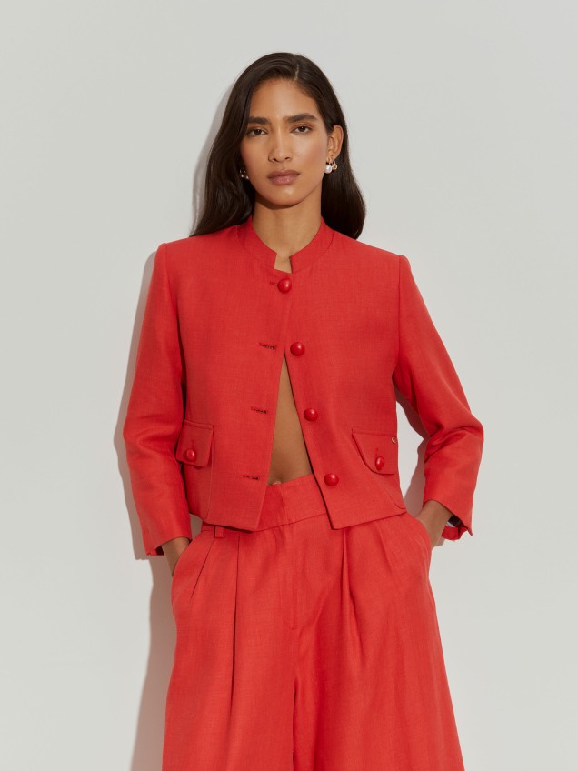 Short coat with pockets