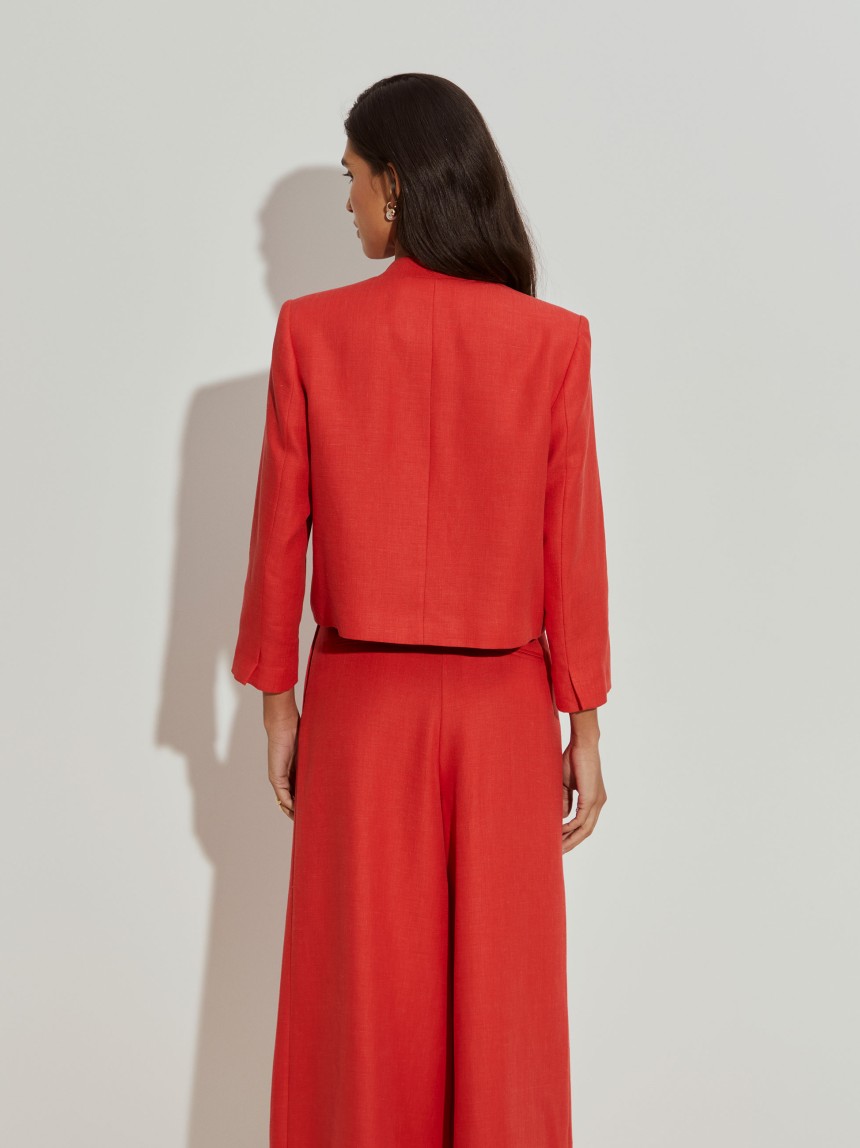 Short coat with pockets