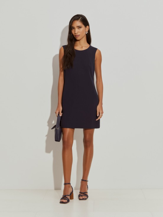 Vestido curto sem mangas