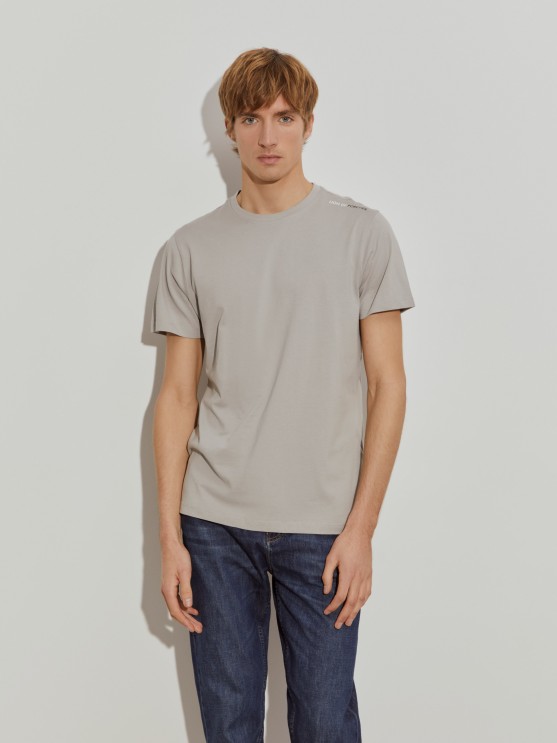 Basic cotton t-shirt