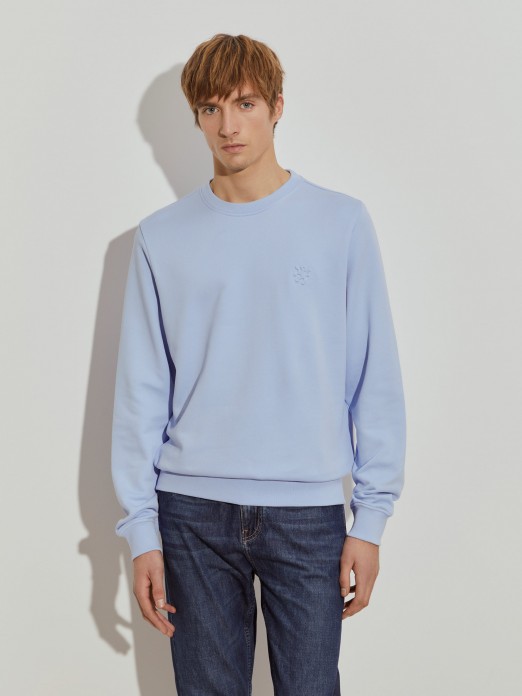 Round neck sweater