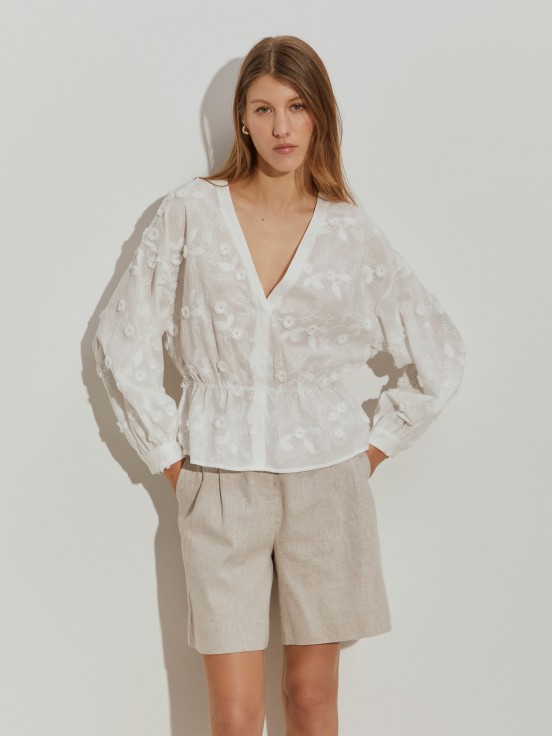 Blusa de algodo bordada
