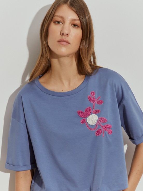 Camiseta corta con lentejuelas