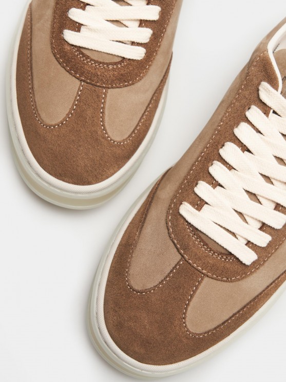 Lace-up leather sneakers