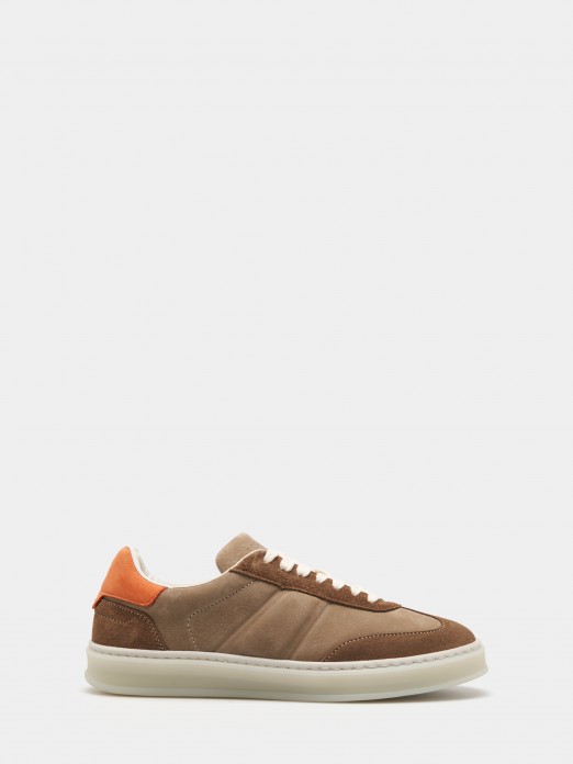 Lace-up leather sneakers