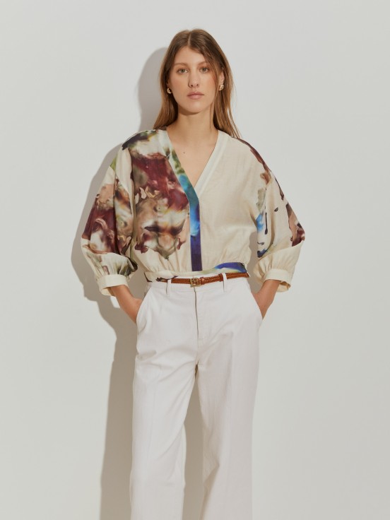 Blusa corta estampada