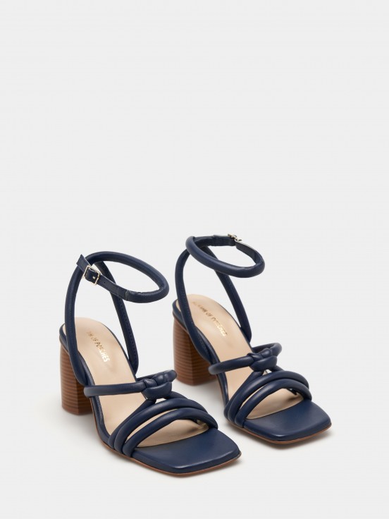 Sandalias con tiras de piel