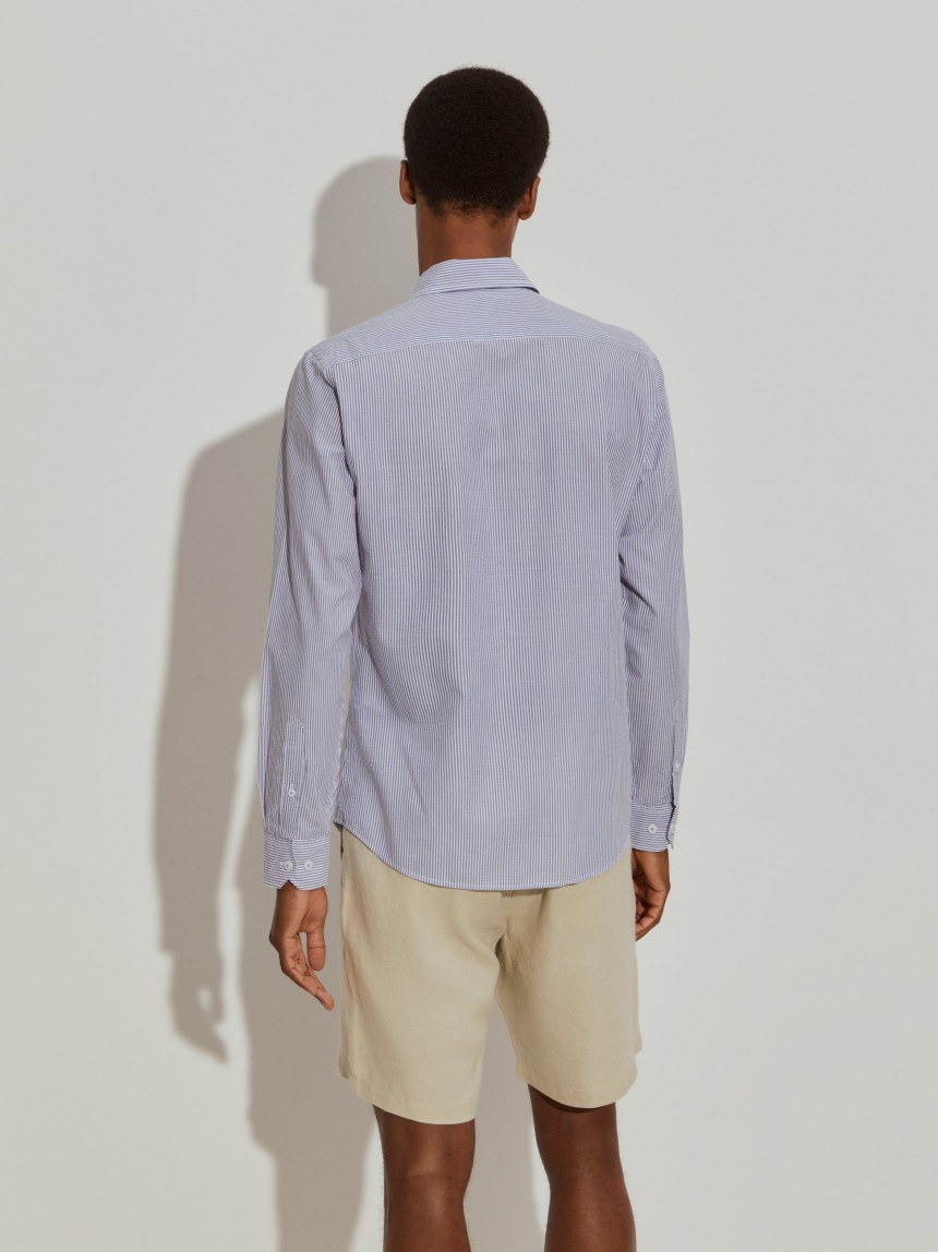 Camisa slim fit �s riscas