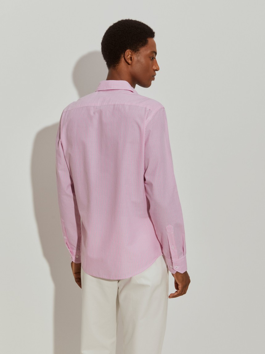 Camisa slim fit �s riscas