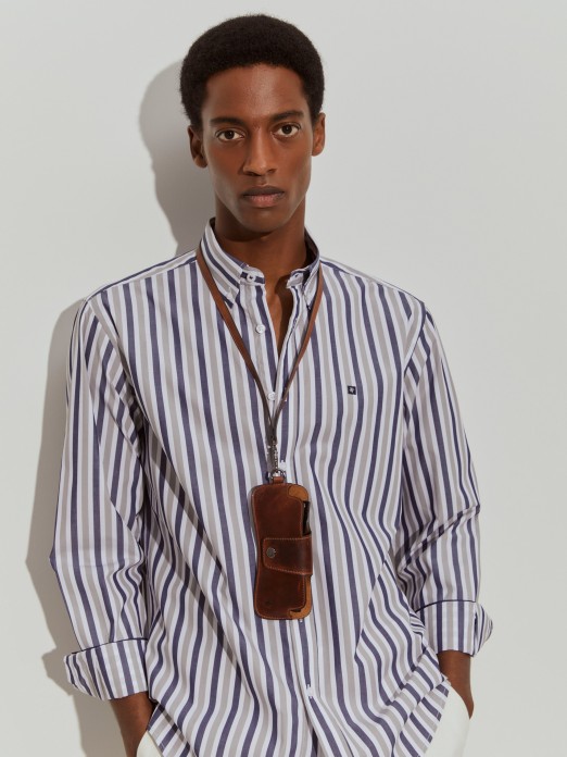Camisa regular fit s riscas