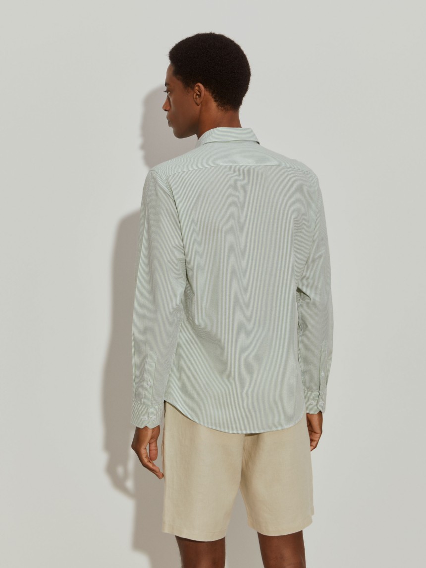 Camisa slim fit �s riscas