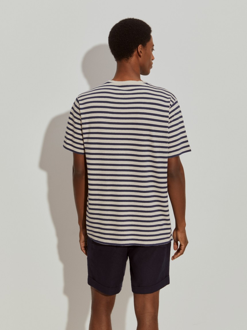 T-shirt �s riscas em algod�o e linho