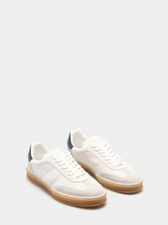 Zapatillas de piel con cordones