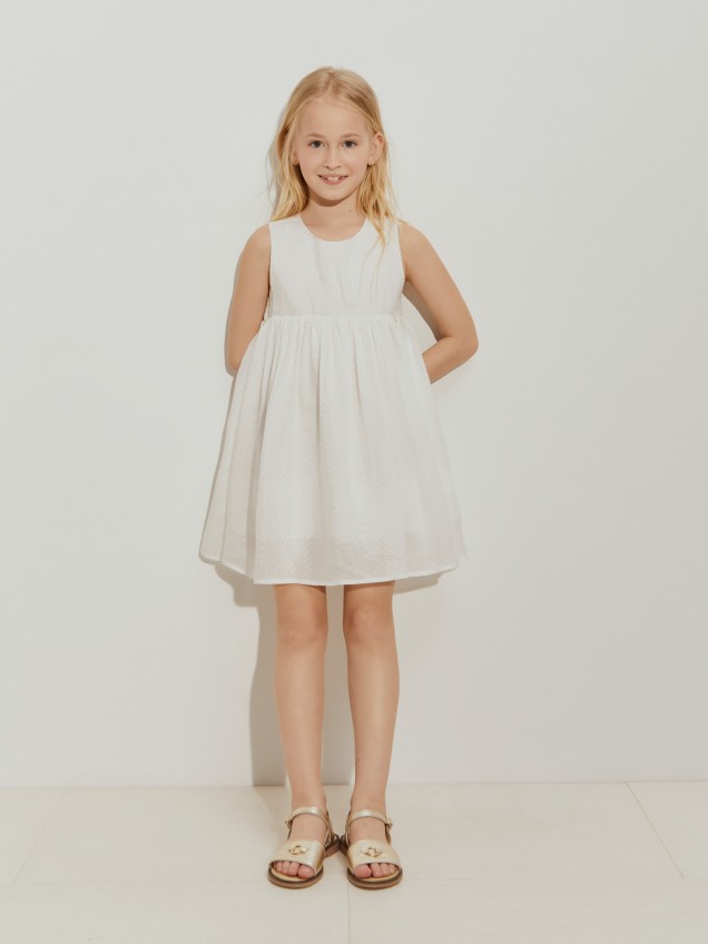 Sleeveless dress
