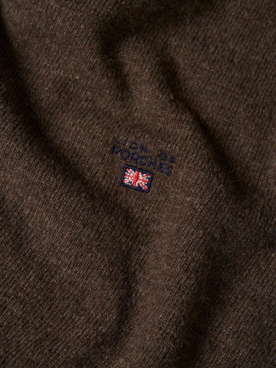 V-neck pullover