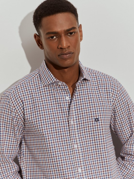 Camisa slim fit quadrados