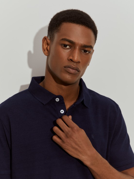 Polo ajustado