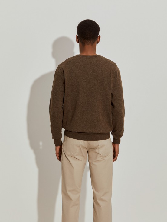 V-neck pullover