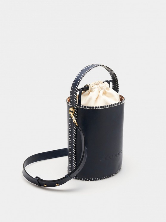 Circular bucket bag
