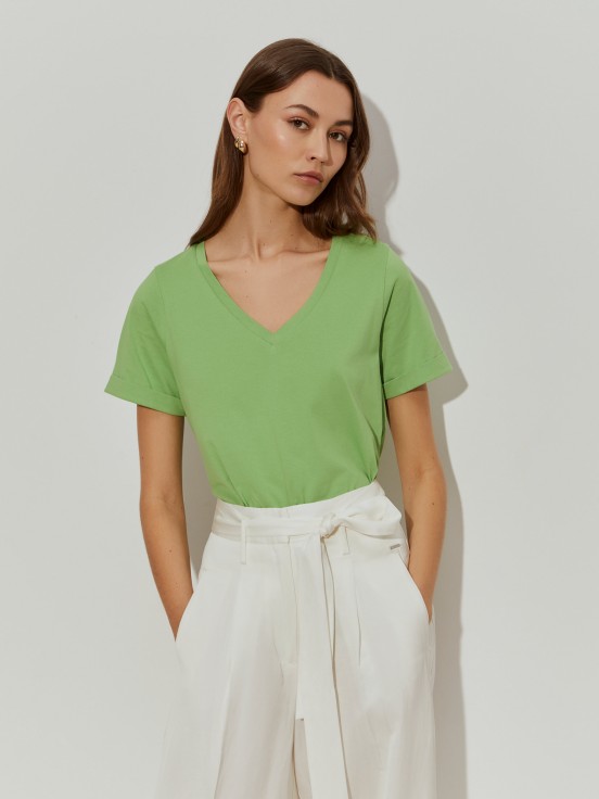 T-shirt de algodo decote em V
