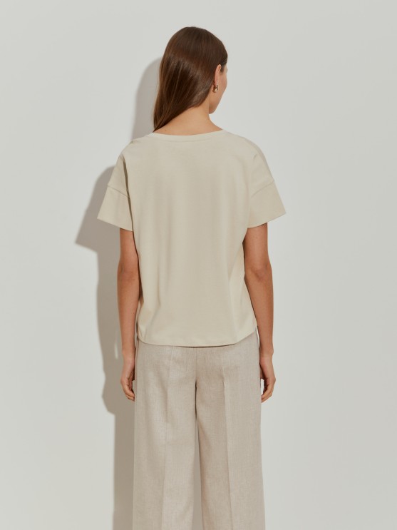 T-shirt with embroidered flower