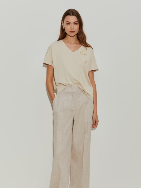 T-shirt with embroidered flower